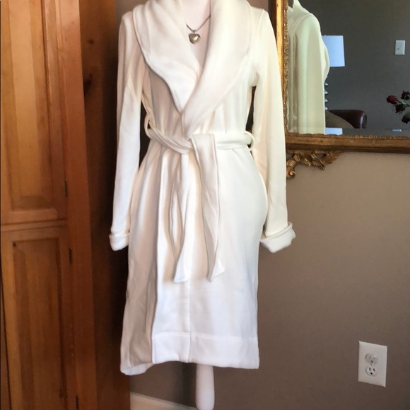 UGG Other - 🌺 Ugg Robe Duffield